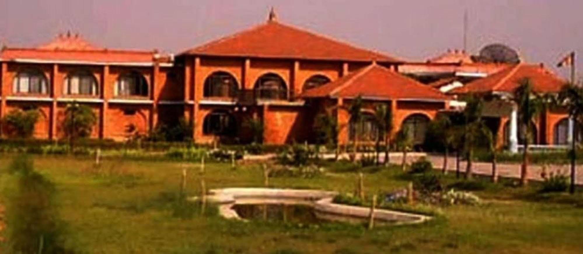 Hotel Lumbini Garden New Crystal Εξωτερικό φωτογραφία