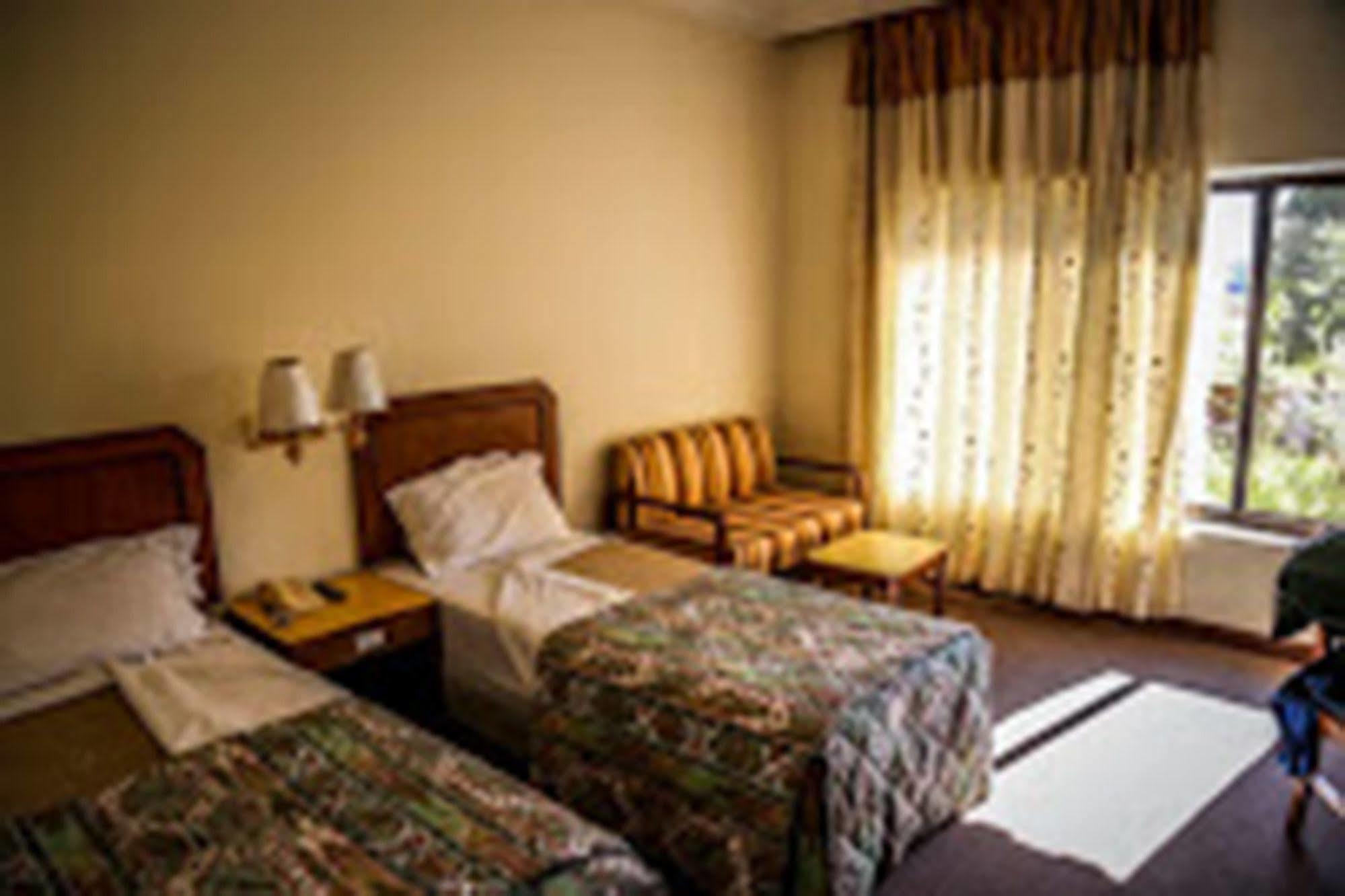 Hotel Lumbini Garden New Crystal Εξωτερικό φωτογραφία